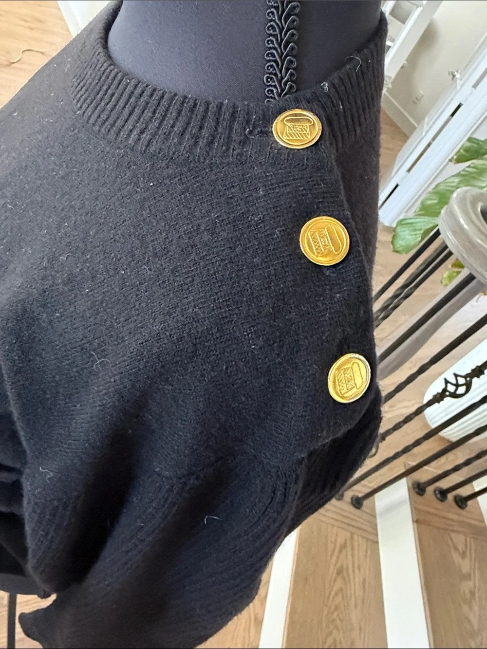 Authentic Chanel Classic Black Womens Crewneck Pocket Cashmere Sweater (M/L)